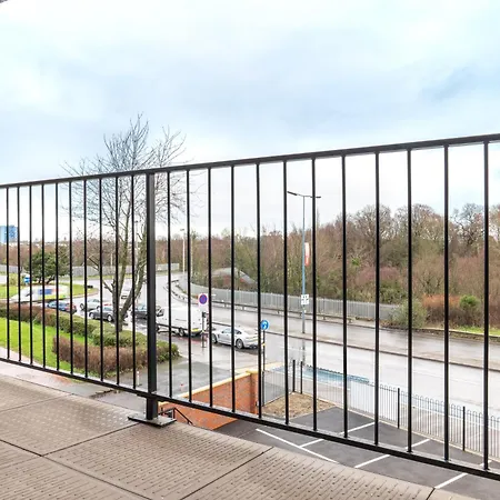 Two Bedroom Apartment - Balcony - Parking - Netflix - Wifi - 8Mc Birmingham Exterior photo
