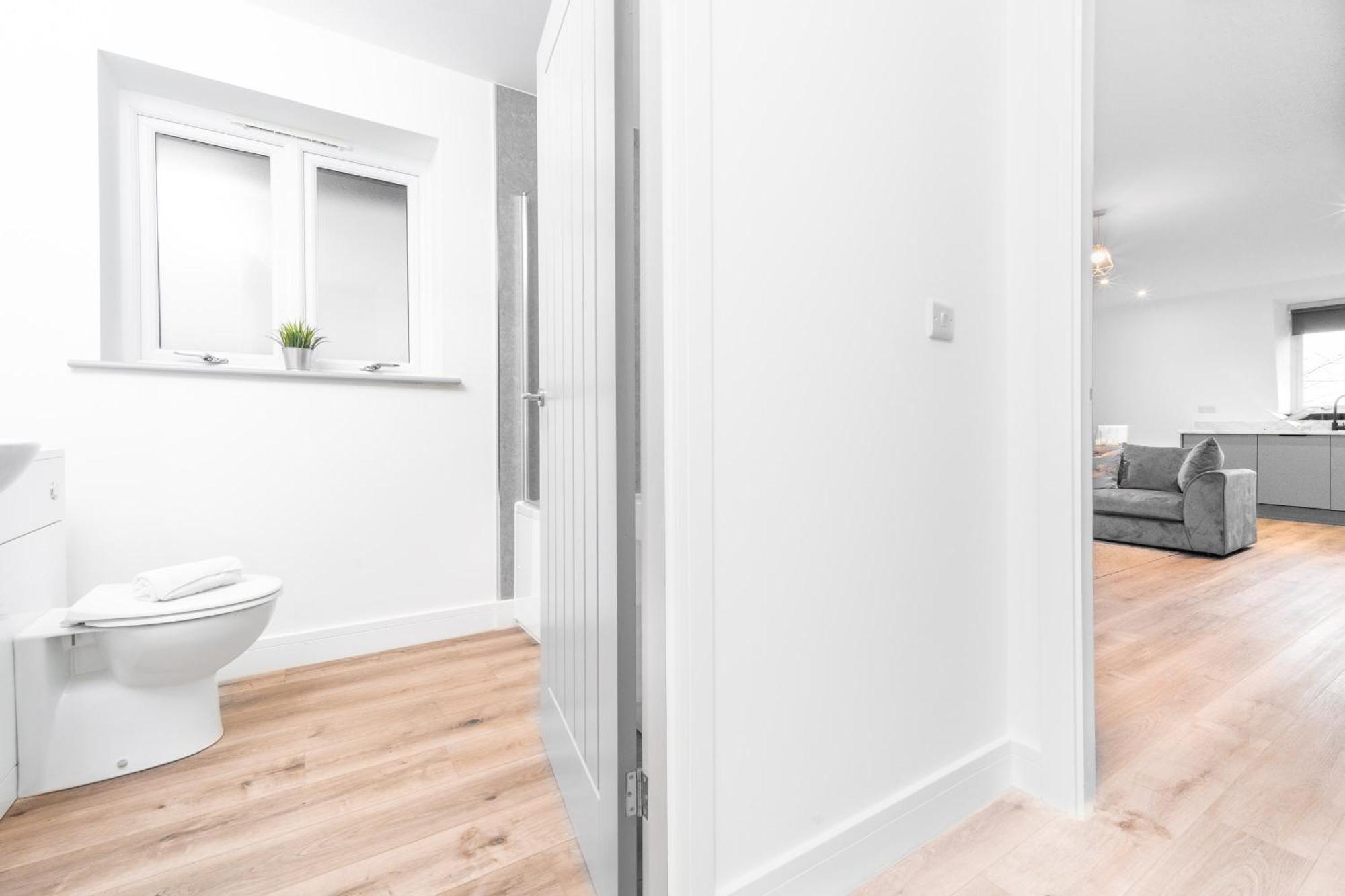 Two Bedroom - Balcony - Parking - Netflix - Wifi - 8mc Apartment Birmingham