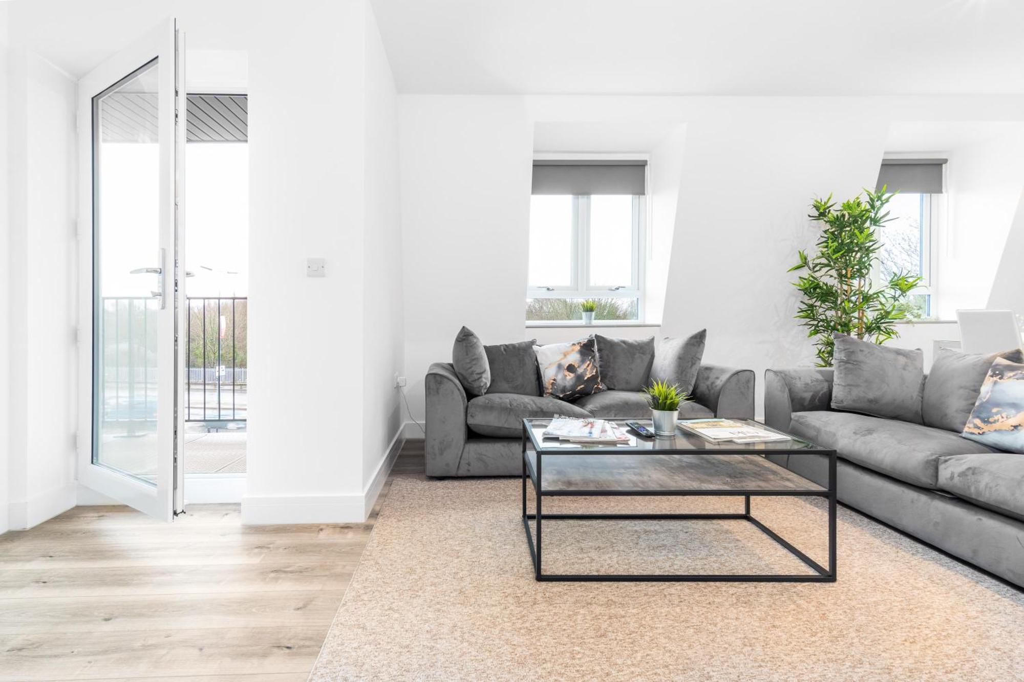 Two Bedroom - Balcony - Parking - Netflix - Wifi - 8mc Apartment Birmingham